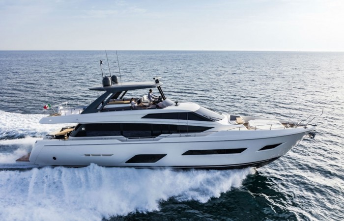 Ferretti Yachts 780