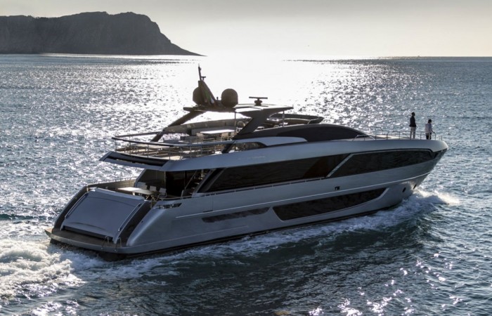 Riva 100' Corsaro